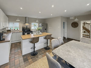 Photo 18- click for photo gallery